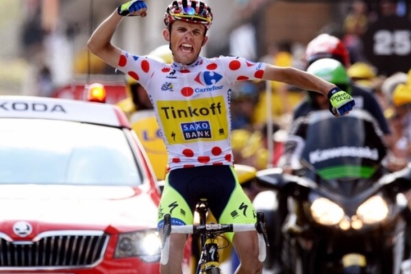 Bron: Rafal Majka juicht na zijn 2e ritzege in de Tour de France. Tim de Waele/VI Images