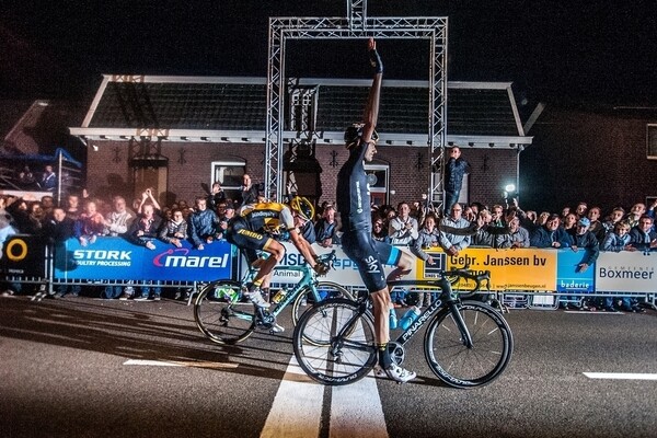 Wout Poels wint Daags na de Tour 2015 in Boxmeer © Arjan Broekmans 