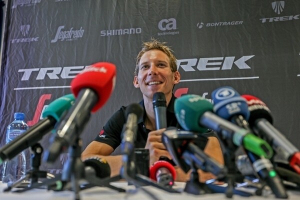 Bauke Mollema tijdens de persconferentie op tweede rustdag Tour ©Pro Shots