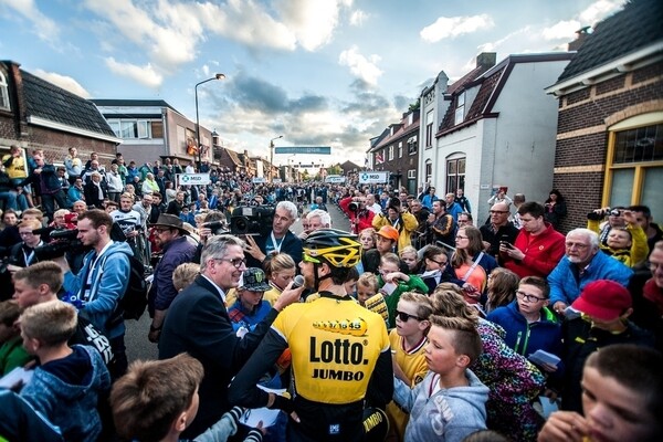 Tien Nederlandse Tourrenners en Tjallingii, Boom, Westra en Weening in Boxmeer