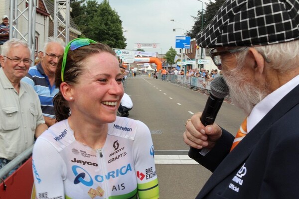 Annemiek van Vleuten won in 2016 de Boxmeerse ronde.